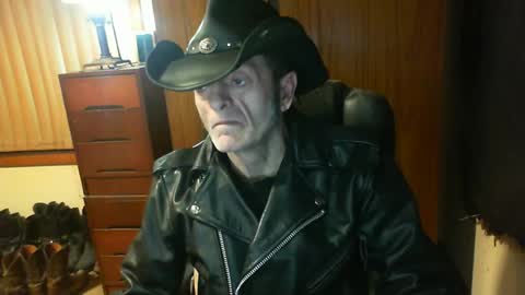 leathergreaser online show from July 20, 7:27 pm