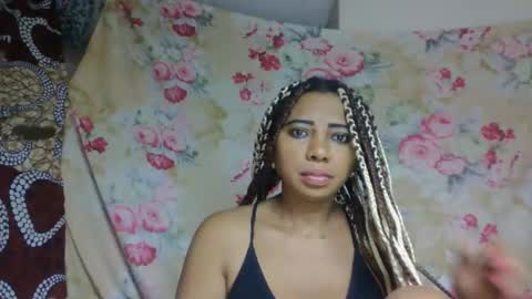 Snapshot of leatianaa chatting on May 18, 1:02 am leatianaa online show from May 18, 1:02 am