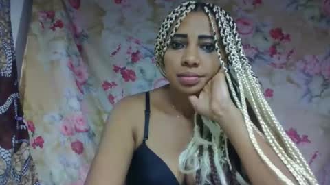 Snapshot of leatianaa chatting on May 23, 11:20 pm leatianaa online show from May 23, 11:20 pm