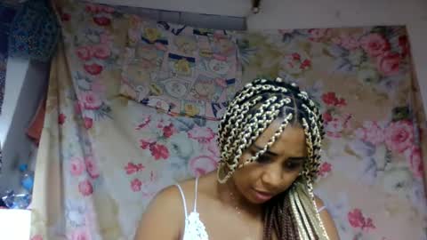 Snapshot of leatianaa chatting on May 26, 1:34 am leatianaa online show from May 26, 1:34 am