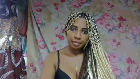 Snapshot of leatianaa chatting on May 27, 1:57 am leatianaa online show from May 27, 1:57 am