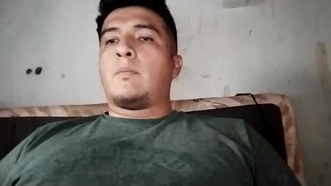 Snapshot of leche_dura122 chatting on December 29, 10:47 pm leche_dura122 online show from December 29, 10:47 pm