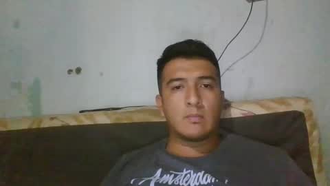 Snapshot of leche_dura122 chatting on January 19, 1:43 am leche_dura122 online show from January 19, 1:43 am