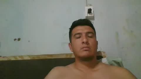 Snapshot of leche_dura122 chatting on January 25, 9:35 pm leche_dura122 online show from January 25, 9:35 pm