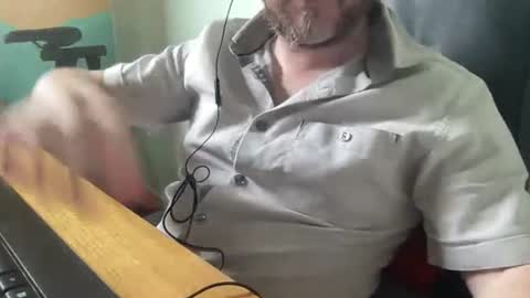 lee_8891 online show from June 18, 8:25 am