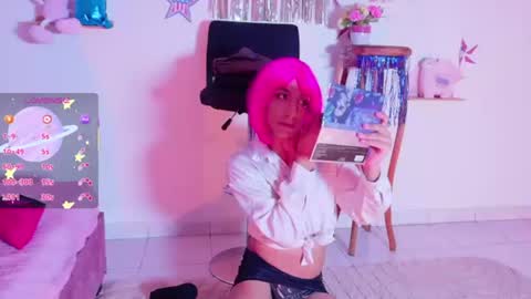 Snapshot of lee_roses chatting on July 5, 9:05 am leeh online show from July 5, 9:05 am