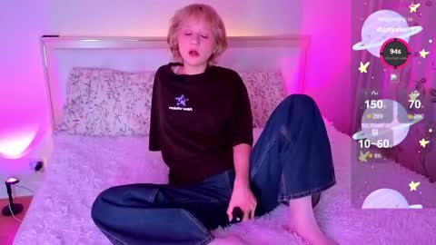 Snapshot of lee_sky chatting on March 21, 8:45 pm I am Melisa. Im new here. This is my first day online show from March 21, 8:45 pm