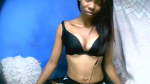 Snapshot of leeromi chatting on April 21, 2:56 pm leeromi online show from April 21, 2:56 pm