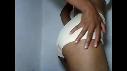 Snapshot of leeromi chatting on May 28, 7:22 pm leeromi online show from May 28, 7:22 pm