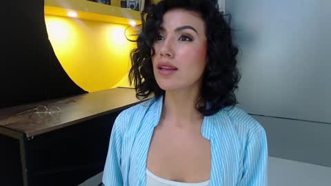 Snapshot of leethompson_ chatting on December 20, 12:19 am Leet online show from December 20, 12:19 am