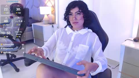 Snapshot of leethompson_ chatting on January 11, 2:58 pm Leet online show from January 11, 2:58 pm