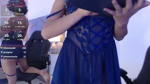 Snapshot of leethompson_ chatting on January 13, 3:04 pm Leet online show from January 13, 3:04 pm