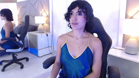 Snapshot of leethompson_ chatting on January 18, 12:04 pm Leet online show from January 18, 12:04 pm