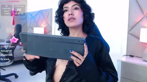 Snapshot of leethompson_ chatting on February 26, 4:56 pm Leet online show from February 26, 4:56 pm