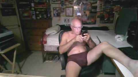 leezamm1132 online show from May 17, 2:42 am