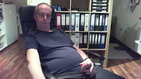 Snapshot of lefti27 chatting on February 10, 3:27 pm Dave online show from February 10, 3:27 pm