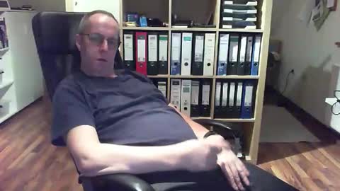 Snapshot of lefti27 chatting on February 11, 4:34 pm Dave online show from February 11, 4:34 pm