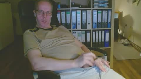 Snapshot of lefti27 chatting on February 20, 11:27 pm Dave online show from February 20, 11:27 pm