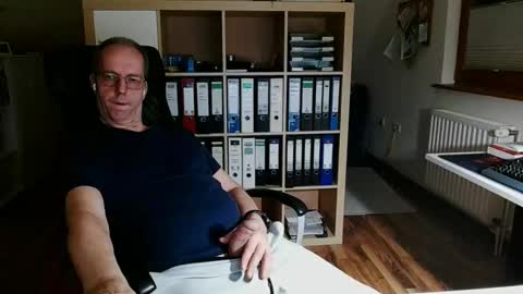 Snapshot of lefti27 chatting on February 26, 10:42 pm Dave online show from February 26, 10:42 pm