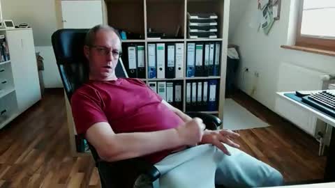 Snapshot of lefti27 chatting on March 8, 12:09 pm Dave online show from March 8, 12:09 pm