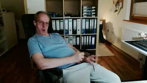 Snapshot of lefti27 chatting on March 15, 12:16 am Dave online show from March 15, 12:16 am