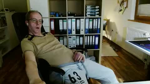 Snapshot of lefti27 chatting on March 25, 9:54 pm Dave online show from March 25, 9:54 pm