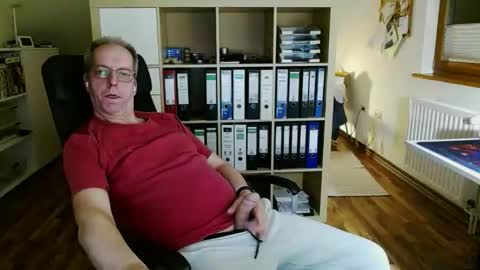 Snapshot of lefti27 chatting on March 28, 10:42 pm Dave online show from March 28, 10:42 pm