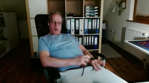 Snapshot of lefti27 chatting on March 29, 9:04 pm Dave online show from March 29, 9:04 pm