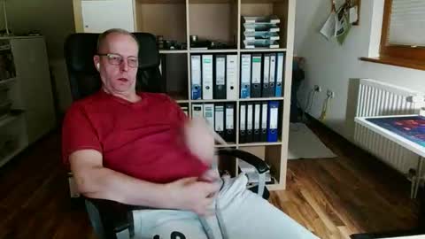 Snapshot of lefti27 chatting on April 3, 9:57 pm Dave online show from April 3, 9:57 pm