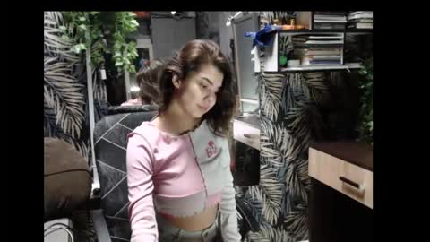 Snapshot of legenda_liya chatting on September 29, 1:33 am Liya online show from September 29, 1:33 am