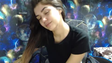 Liya online show from November 12, 7:03 pm