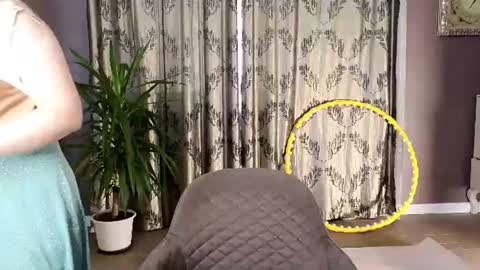 Jennifer online show from July 29, 3:43 pm