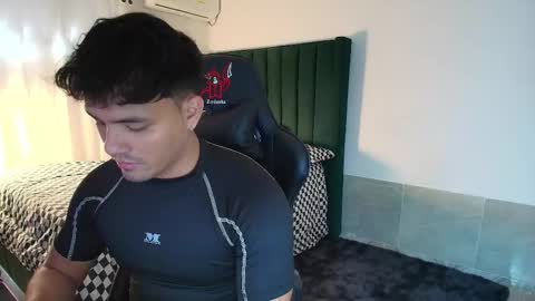  Lei  online show from November 5, 6:30 pm