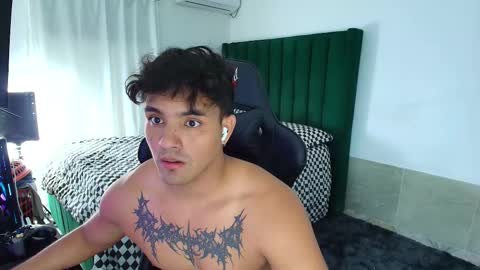  Lei  online show from February 1, 10:41 pm