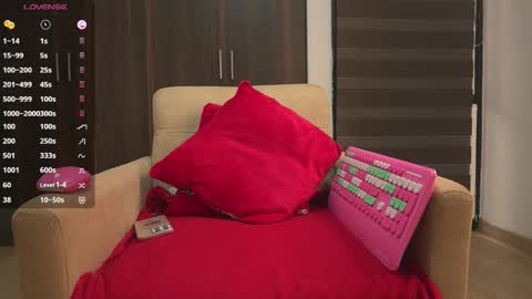 Snapshot of leiaah__ chatting on October 30, 7:14 pm Leah online show from October 30, 7:14 pm