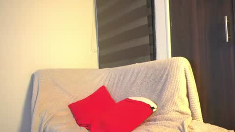 Snapshot of leiaah__ chatting on July 6, 1:35 am Leah online show from July 6, 1:35 am