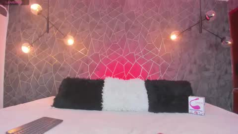 Snapshot of leigh_angels chatting on February 26, 7:46 pm LEIGH ANGELS online show from February 26, 7:46 pm