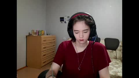 Snapshot of leigharedcross chatting on May 16, 10:41 pm Viola online show from May 16, 10:41 pm