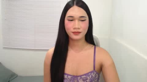 Snapshot of leighs_celine chatting on April 16, 4:52 pm leighs_celine online show from April 16, 4:52 pm