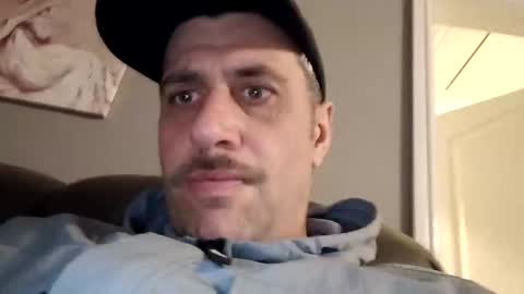 leightimmins001 online show from December 14, 6:12 pm