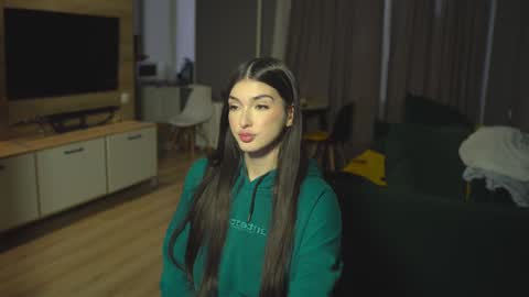 Snapshot of leila_4ever chatting on December 10, 11:00 am Leila online show from December 10, 11:00 am