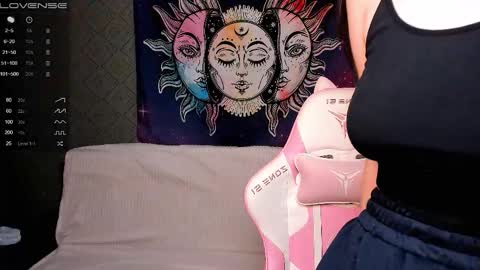 Snapshot of leila_4ever chatting on September 16, 2:29 pm Leila online show from September 16, 2:29 pm