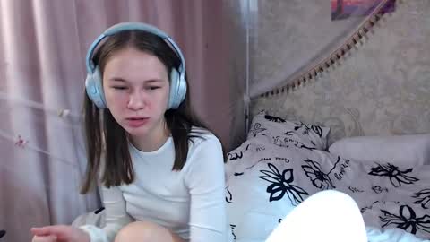 leila_bambi online show from March 15, 9:15 am