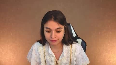 Snapshot of leila_cherry chatting on November 13, 5:28 am Leila online show from November 13, 5:28 am