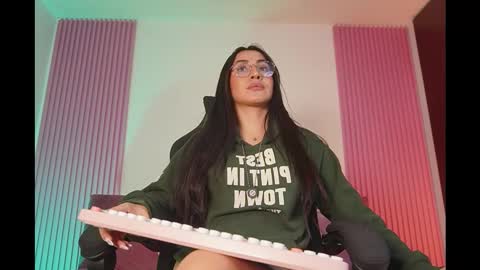 Leila online show from February 22, 11:31 am