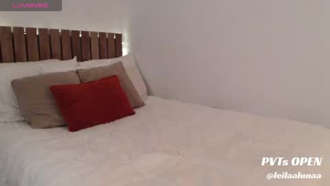 LEILA LUNA online show from January 7, 6:05 am