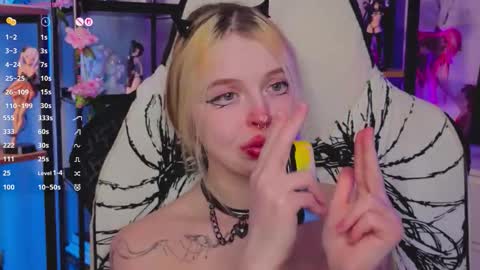 Leila online show from November 29, 4:10 pm