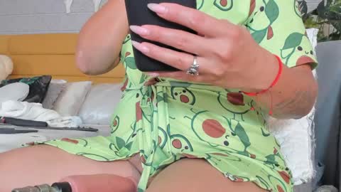   online show from May 3, 9:04 am
