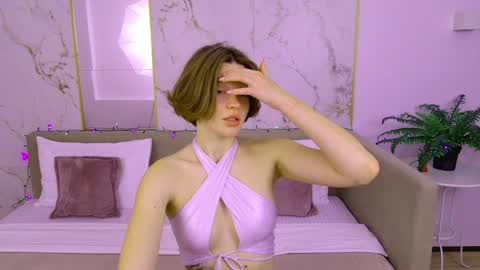 Snapshot of leilalawson chatting on December 16, 7:04 am LeilaLawson online show from December 16, 7:04 am