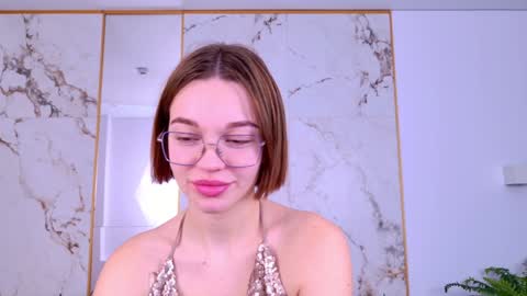 Snapshot of leilalawson chatting on December 19, 7:07 pm LeilaLawson online show from December 19, 7:07 pm